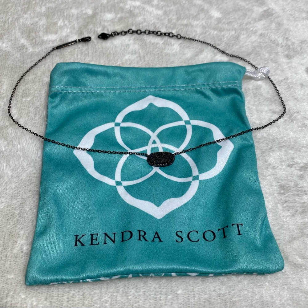 KENDRA SCOTT Elisa Pendant Necklace Black Drusy | Gunmetal Chain | Adjustable